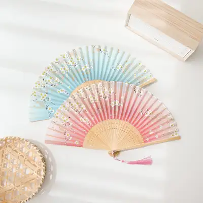 フラワー透かし加工シルク折りたたみ扇(P)