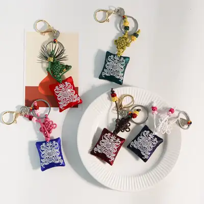 伝統文様刺繍キーホルダー&バッグチャーム
