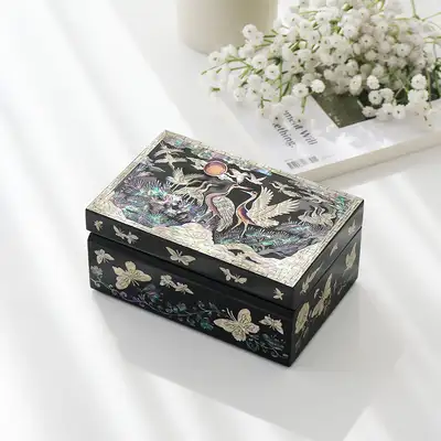 （ラン再）螺鈿漆器 月松鶴 貝螺鈿宝石箱 ブラック 15センチ（キム・ヨンマン文化財技能人作品）