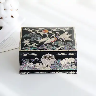 螺鈿漆器 彩色 月松鶴 貝殻ジュエリーボックス ブラック 18cm