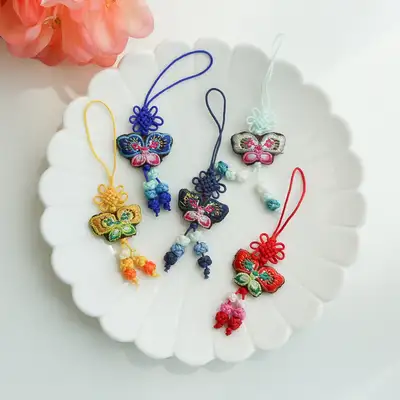 蝶刺繍 ミニ結び飾りY