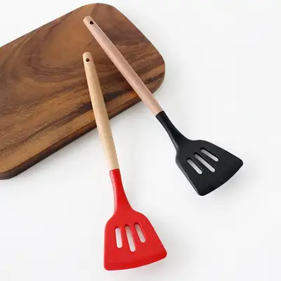 Wood Handle Silicone Perforated Spatula | Pancake and Crepe Turner