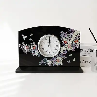 螺鈿漆器梅の花卓上貝殻時計