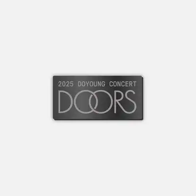 2025 DOYOUNG CONCERT 'Doors' バッジ