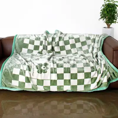 Soft Green Checkered Flower Microfiber Blanket (Thick Winter Mink Blanket Aesthetic Camping Grandma Style)