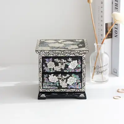 螺鈿漆器牡丹蝶2段引き出し黒貝パール宝石箱