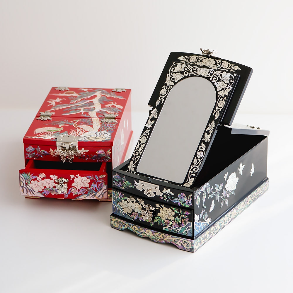 Mother-of-Pearl Lacquerware Crane and Pine Mirror Jewelry Box