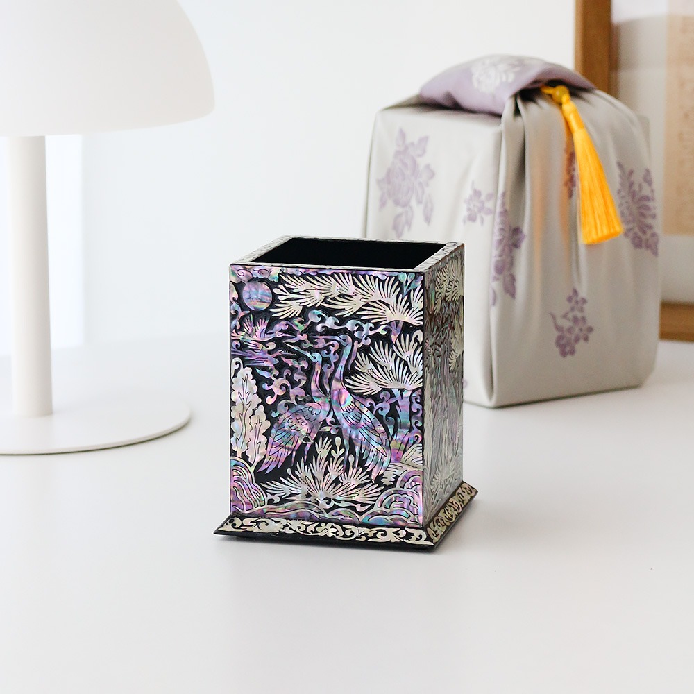 Park's Sangsang Najeon Lacquerware Pine, Crane, and Moon Mother-of-Pearl Pencil & Pen Holder