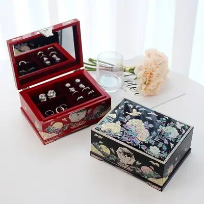 螺鈿漆器 富貴牡丹 色 貝細工ジュエリーボックス 18cm