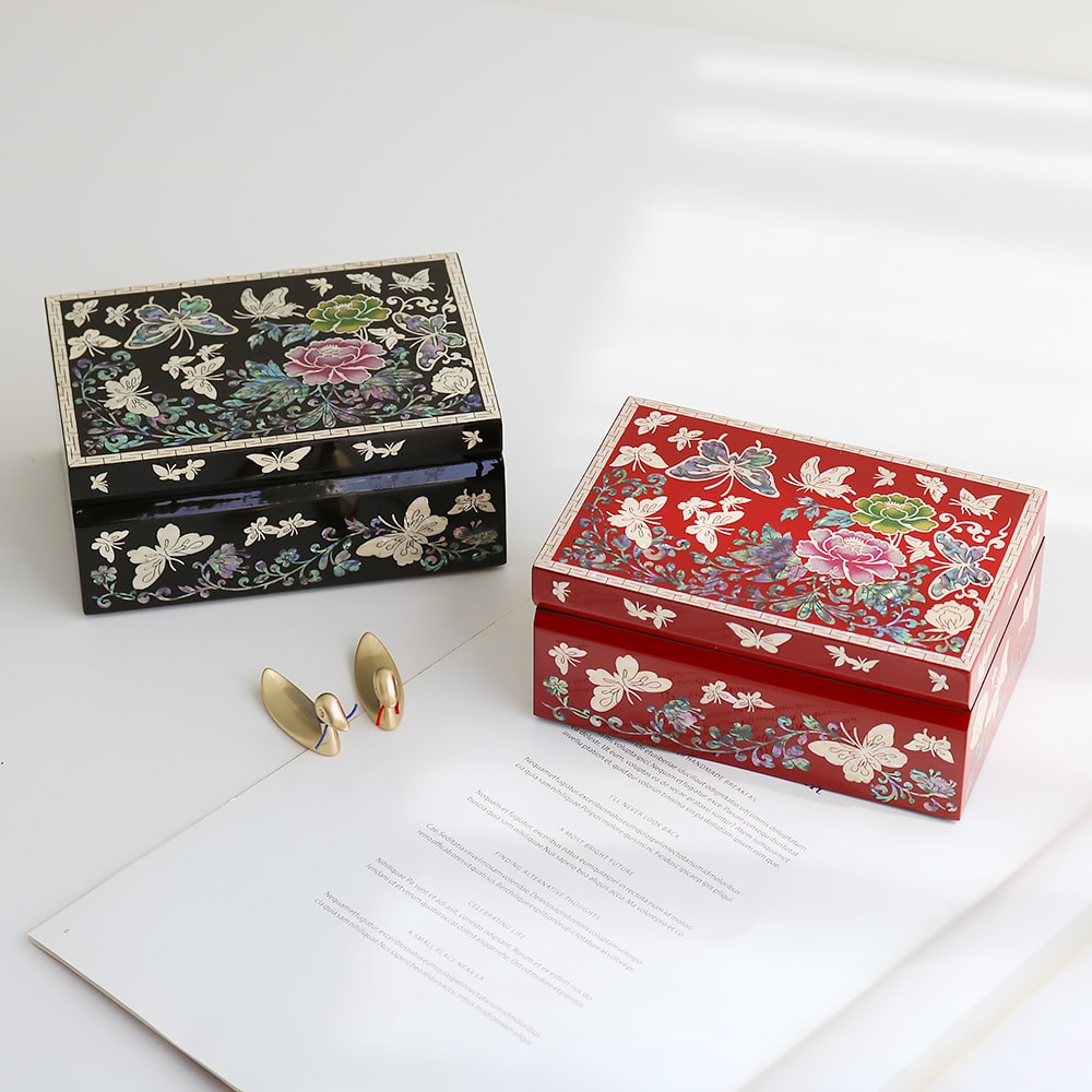Langjae Mother-of-Pearl Lacquerware Jewelry Box with Peony Pattern 15cm (Intangible Cultural Heritage Craftsman Kim Young-man)