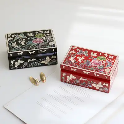 （ランジェ）螺鈿漆器 唐草牡丹 貝細工宝石箱 15センチ（キム・ヨンマン文化財技能人作品）貝細工箱 アクセサリー収納箱 指輪収納箱
