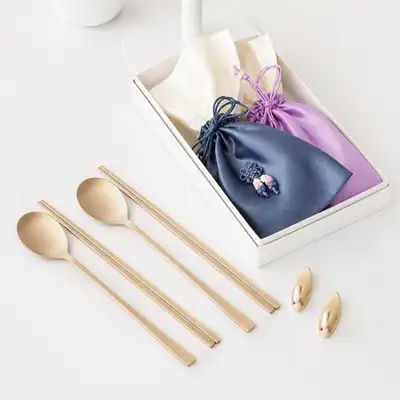 伝統宮中ユギ食器セット(ガンギアン箸置き+食器入れ+高級ケース)