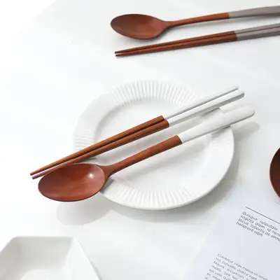 パステルカラー漆塗り木製スプーンフォークセット
