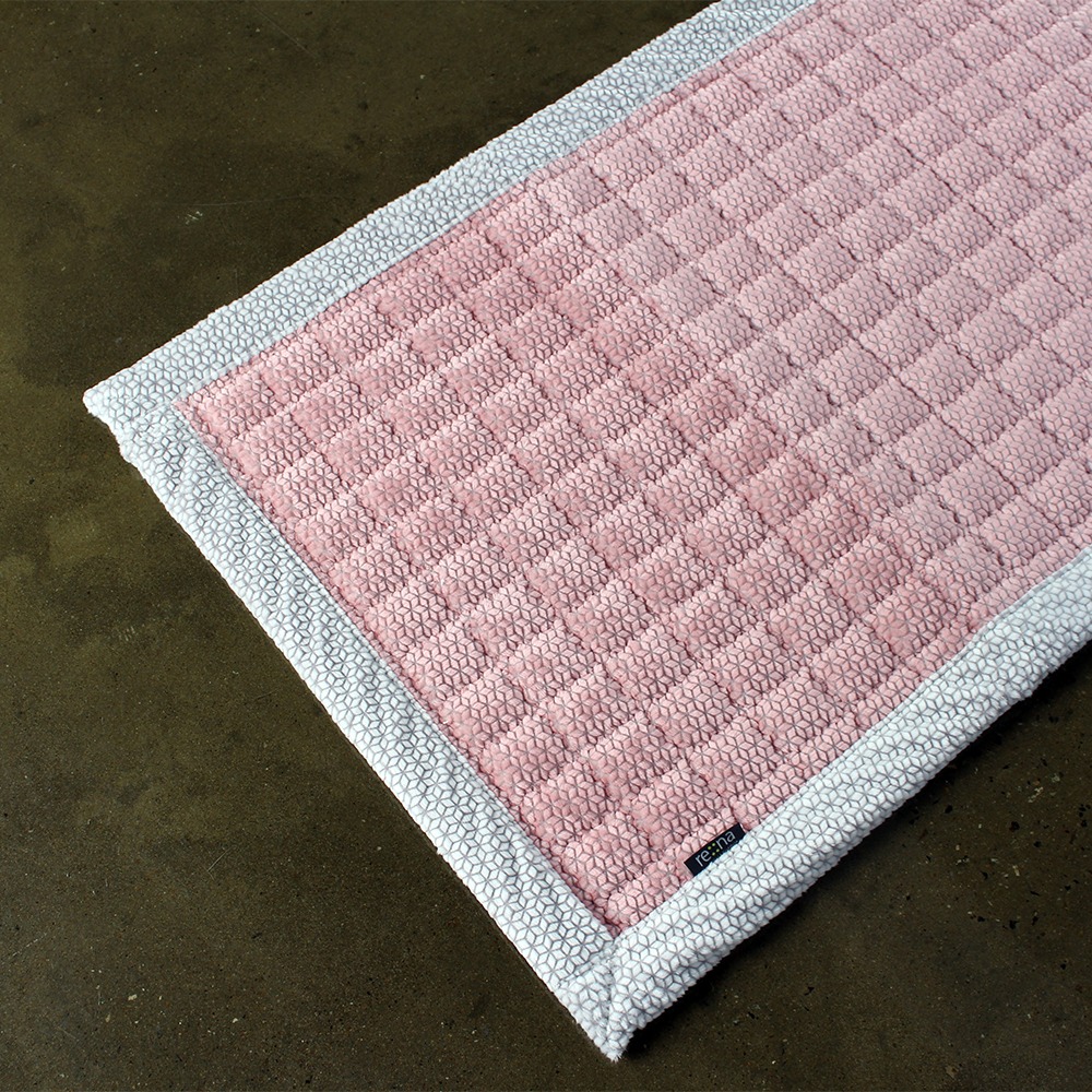 4-Section Pink Snowflake Microfiber Sofa Mat | Pad Floor Mat Rug for 4 People
