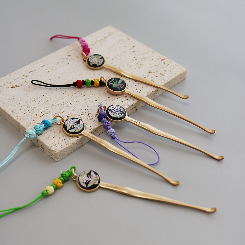 Mother-of-Pearl Gold Ear Pick