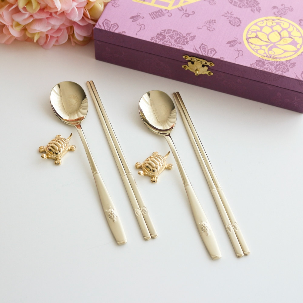 Longevity Turtle Titanium Spoon and Chopstick Set (Turtle Spoon Rest + Silk Case)