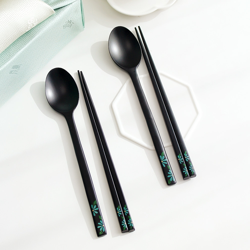 2-Person Painted Lacquer Black Wooden Spoon and Chopstick Set (Flower Petals) + Premium Case