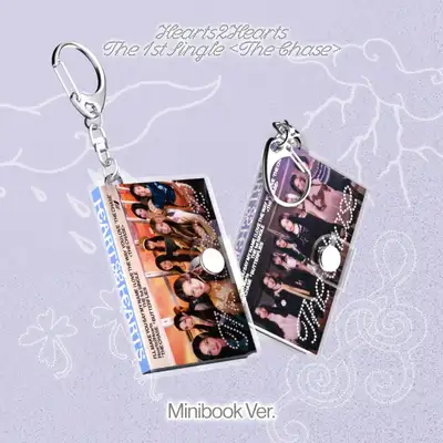 Hearts2Hearts The 1st Single [The Chase] (MiniBook Ver.) (SMART ALBUM)