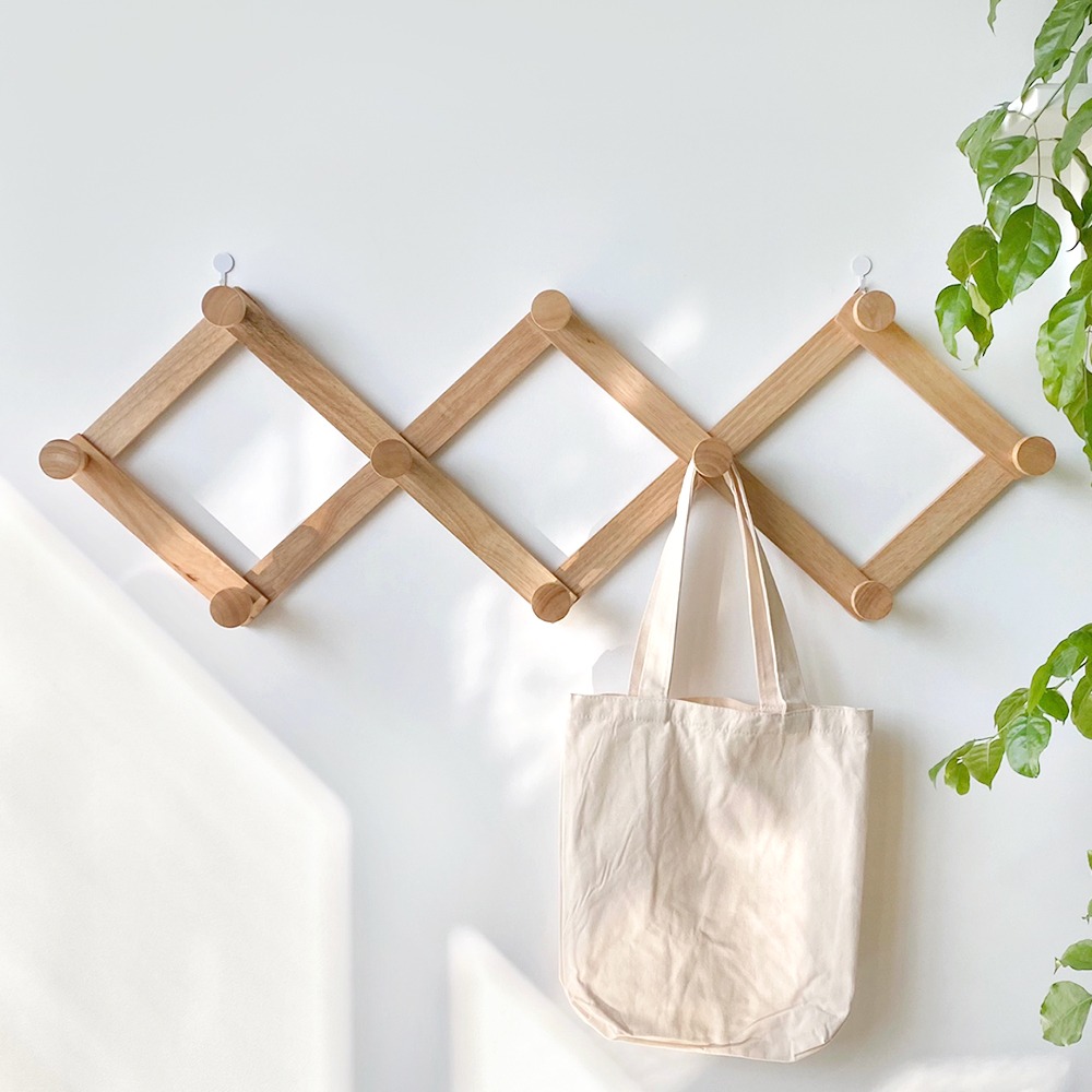 L Accordion Flat-Type Wooden Clothes Hanger | Foldable Wood Wall-Mounted Rack for Hats, Bags, and Accessories - Restaurant Hanger