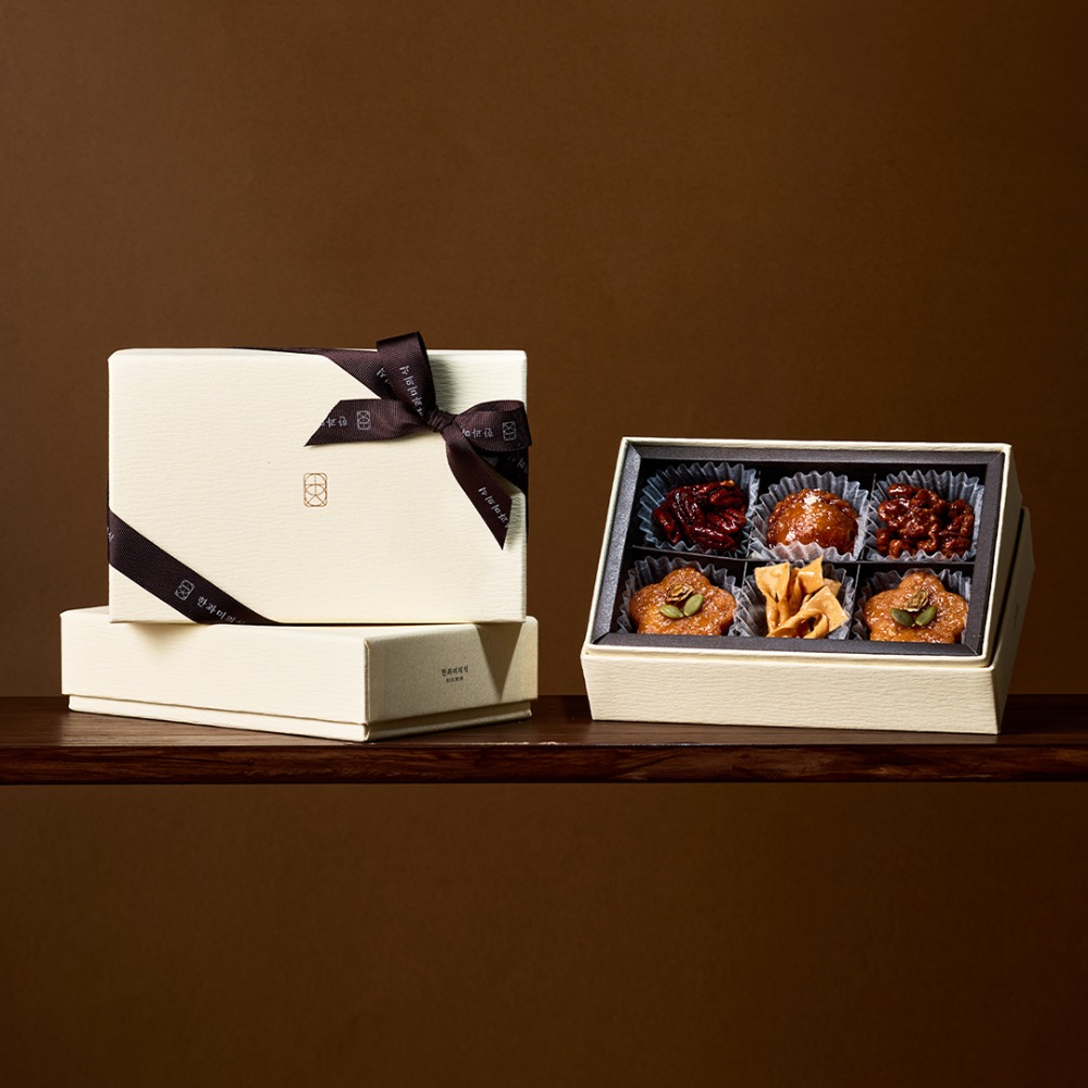 Gift Set #4 - 6-Piece Mandugwa & Flower Yakgwa Assortment
