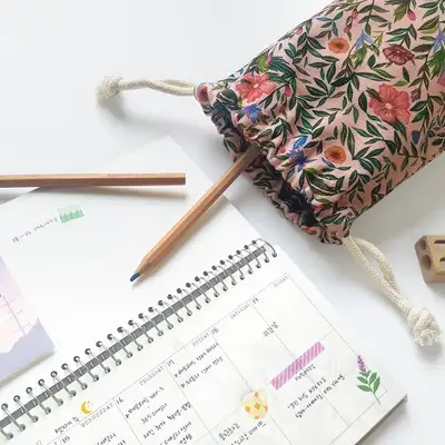 オーチェック ストリングポーチ(M) フラワー STRING POUCH(M) FLOWER