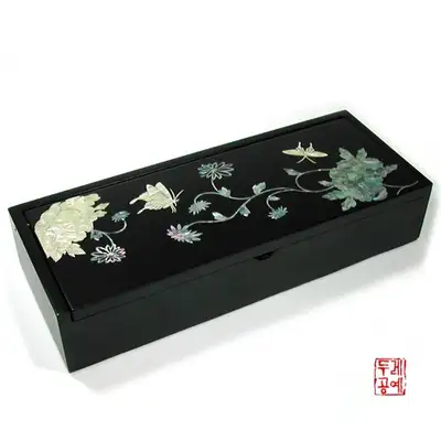 菊花蝴蝶筆盒