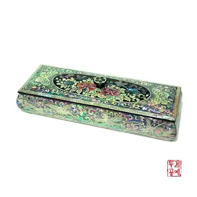李朝椭圆花鸟纹钮形笔筒