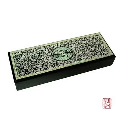 唐草雙鶴筆筒