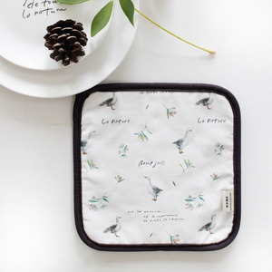 La Nature Pot Stand