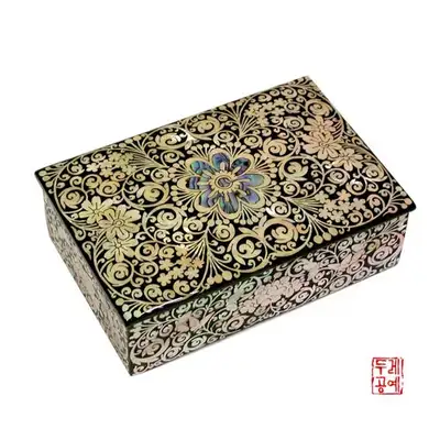 李朝空盒[花纹]