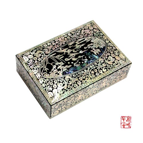 Lee Jo Oval Business Card Case