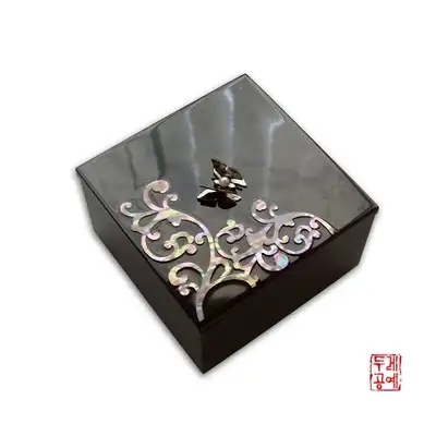 螺钿小盒-唐草纹