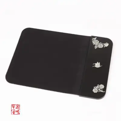 花冠蝴蝶无线充电鼠标垫