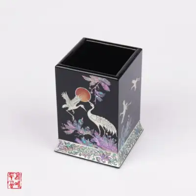 月下群学 笔筒