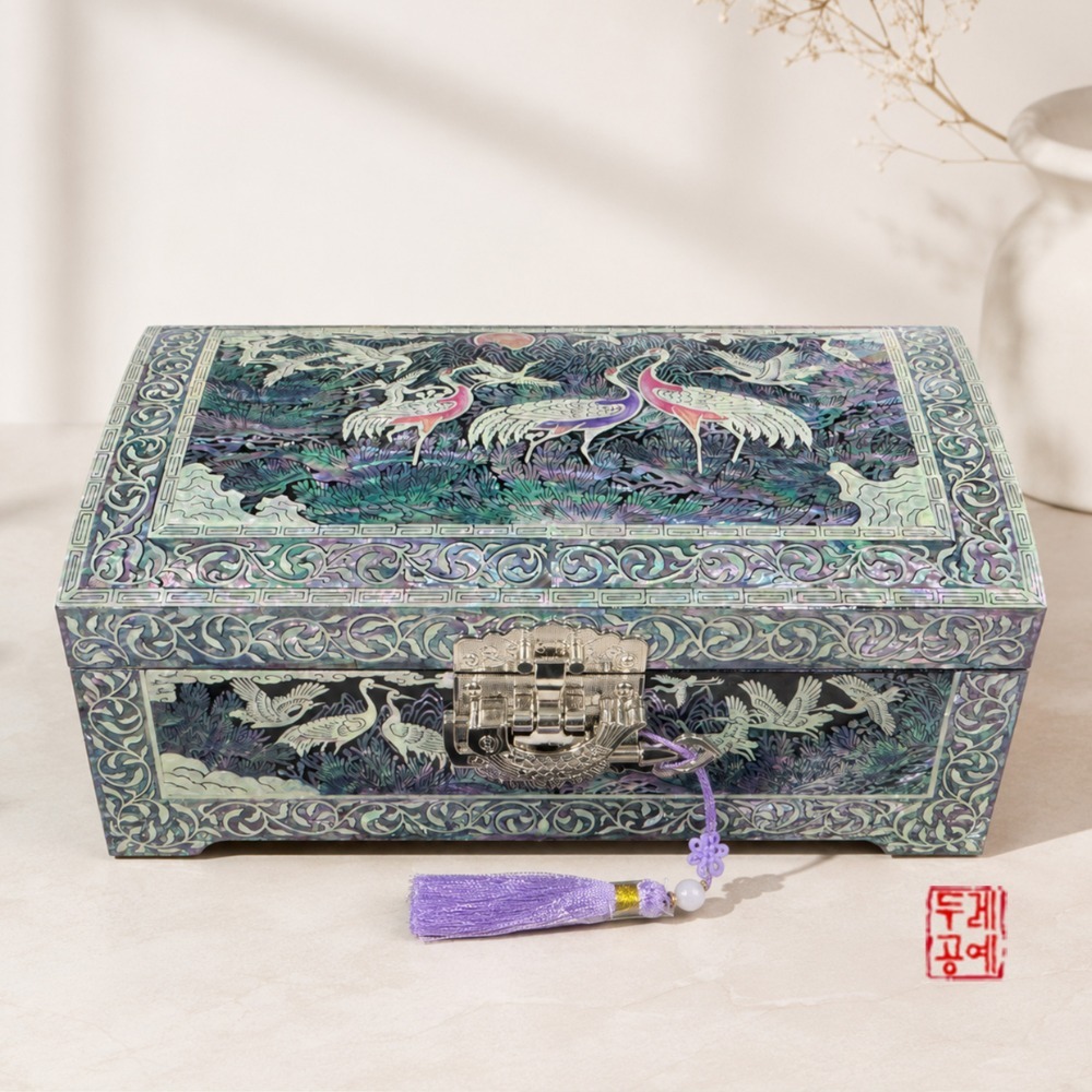 Dancho Pattern Moonlight Crane Mother-of-Pearl Jewelry Box