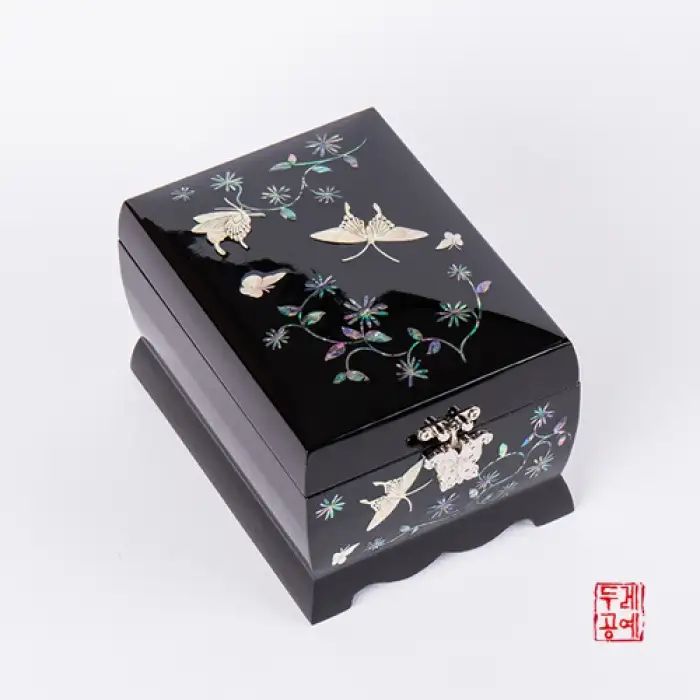 蝴蝶音乐珠宝盒