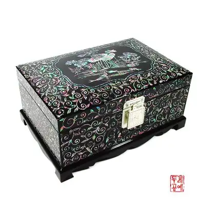 锦鲤草纹珠宝盒