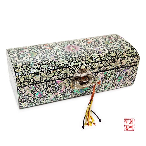 Yi Dynasty Dome-Shaped Arabesque Jewel Box