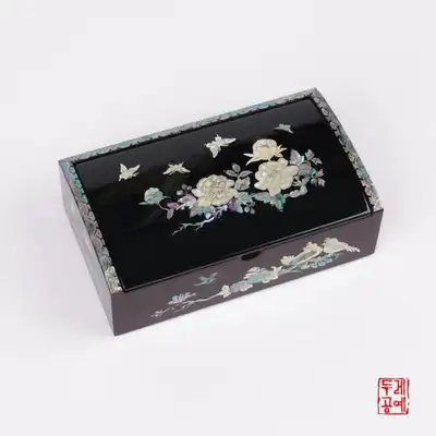 牡丹蝴蝶自动首饰盒