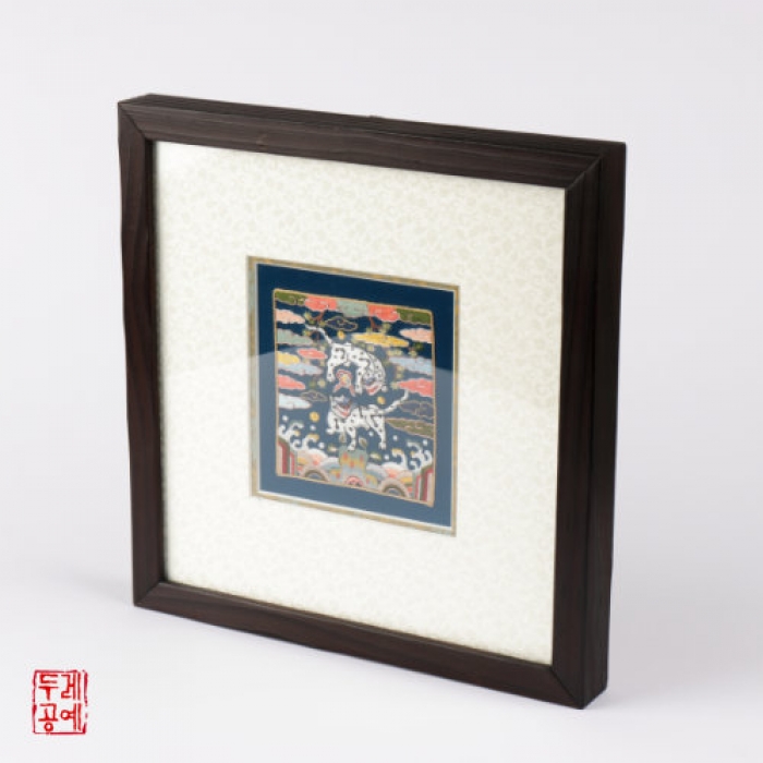 Embroidered Frame Twin Tigers Small