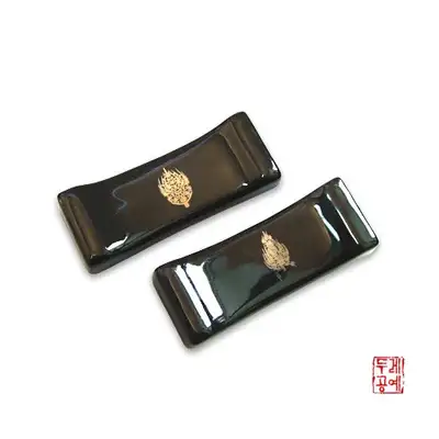 纹样筷子架-黑釉金制冠饰套装