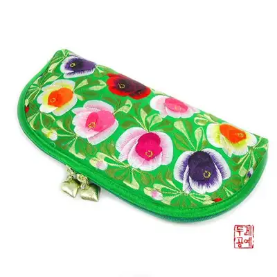 花卉刺绣钱包