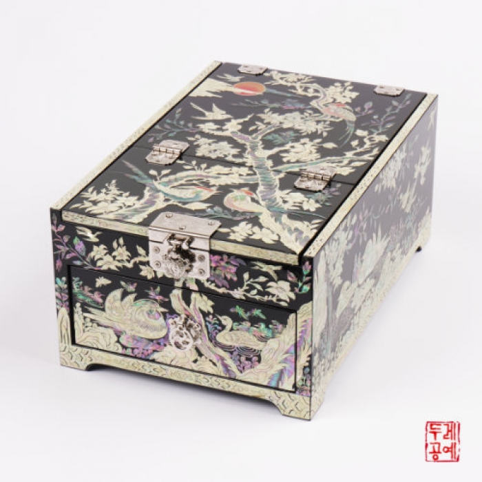 April Plum Calligraphy Mirror Stand