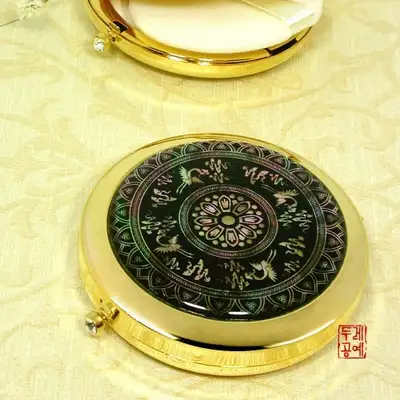 螺钿粉盒 [镶嵌云鹤]