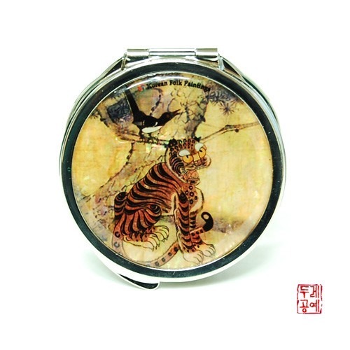Round Hand Mirror - Tiger and Magpie