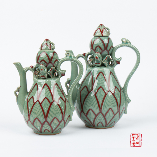 Celadon Ewer with Copper-painted Lotus Flower Pattern