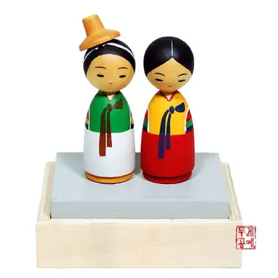木雕人偶(方子与香丹)