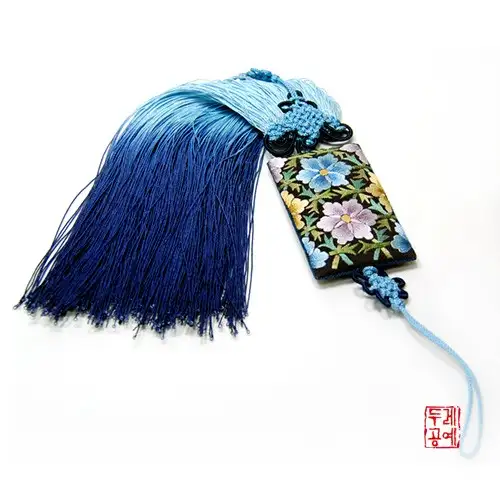 花纹木栅装饰挂件 3