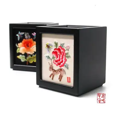 打孔笔筒