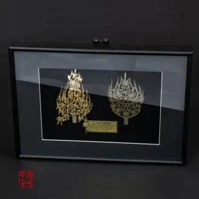 百济金制冠饰（王、王妃）大